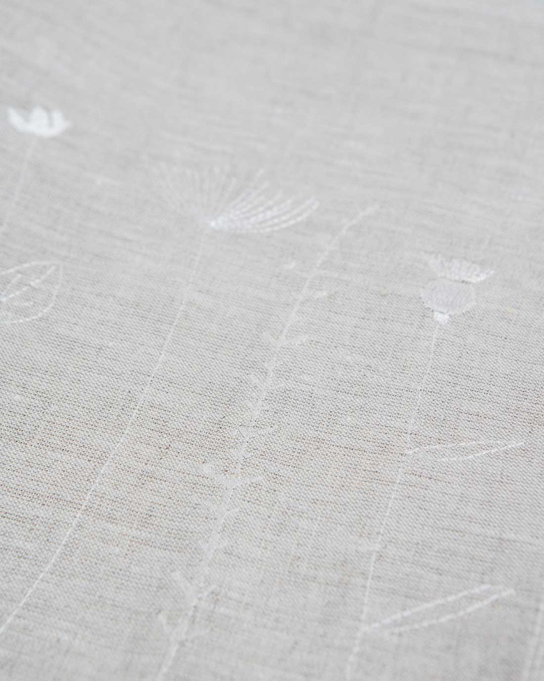 Tablerunner in natural irish linen with white wildflower embroidery 